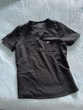 Women’s figs scrub top